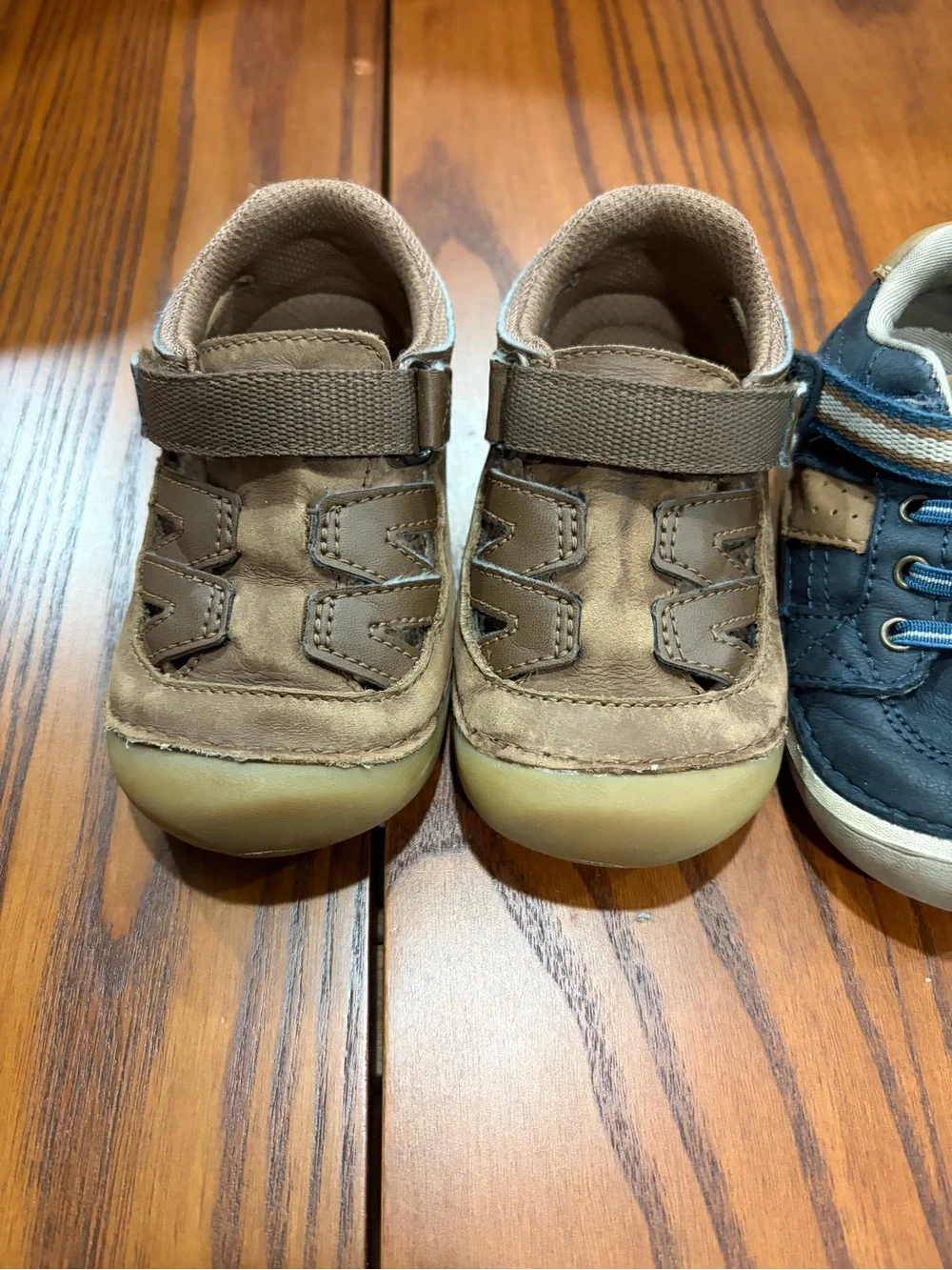 Stride Rite Kids Triple Pack Sneakers in Brown, Navy and Gray